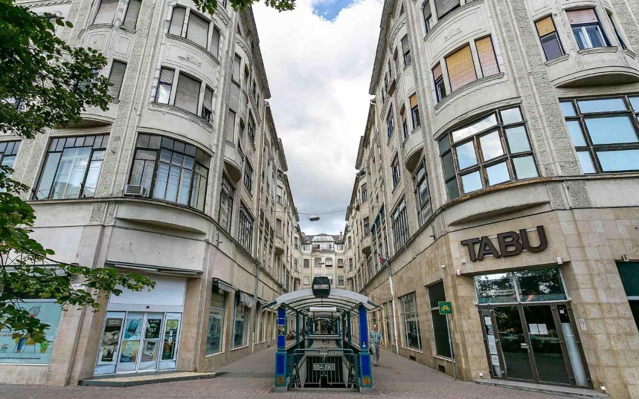 Catalog Boutique Rooms Debrecen Exterior photo